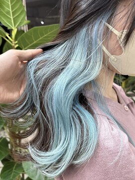 ヴェルデ(Verde) 水色インナーカラー ケアブリーチ インナーカラー 水色