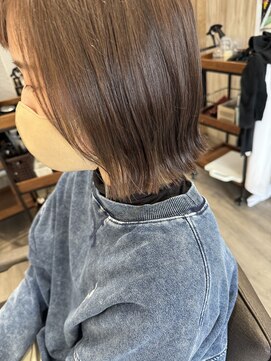 ペアツリー(Pear tree) 外ハネ切りっぱなしボブ×オーロラアッシュ