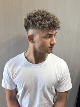 ヴィ 大宮(Vii) フェード/メンズ/大宮/ツイストスパイラル/