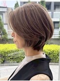 表参道丸みショートボブレイヤーカットアッシュグレー50代◯