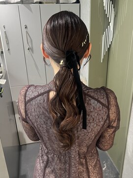 リラス 博多(rilas) 結婚式ヘアアレンジ　タイトめ　ローポニーアレンジ　りぼん