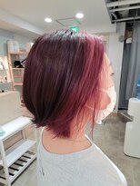 モナン(monan)&nbsp;ピンクメッシュインナーカラーフェイスフレーミングレッド