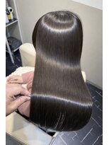 ウル プラス シア(ulu + sia) 綺麗な髪は透明感を与える【髪質改善カラー】