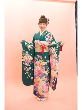 トータルビューティーサロンカワニシ まとめ髪と着付け