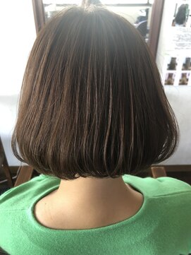 ヘアデザイン アズール(hair design azure) 切りっぱなしボブ