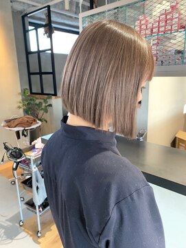 ニキータ(Nikiita) ミルクティーグレージュ B4677