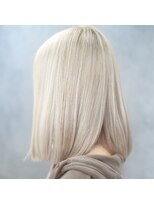 シン(shin)&nbsp;ケアブリーチでホワイトベージュBOB