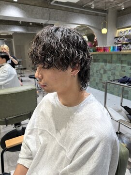 ゼスト リル 新宿(ZEST lill) 塩澤太一 ツイスパ ツイストスパイラル  縦落ち ウルフパーマ