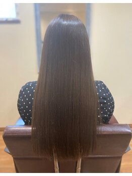 アミ(amii)の写真/【業界で話題の"SYNERGY HERTS"縮毛矯正＆システムTR】驚くほどのツヤ髪と柔らかさを実現◎最高品質の薬剤