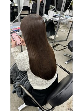 トゥエル バイ ディプティモイラ(tuelu by dipty MOILA) 艶髪×柔らかベージュ