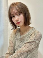 アンニュ(annuy)&nbsp;切りっぱなしボブ ハイトーンベージュ ブリーチ ミニボブ