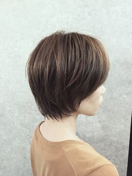ロンド ルージュ 銀座店(Lond rouge) 首が綺麗にみえるオススメショートボブ担当吉城