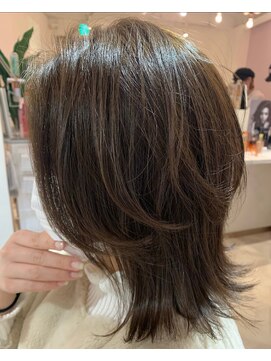 ナンバー アリア 三軒茶屋(N° aria) 《三軒茶屋 Aria》くびれミディアム×シアンカラー