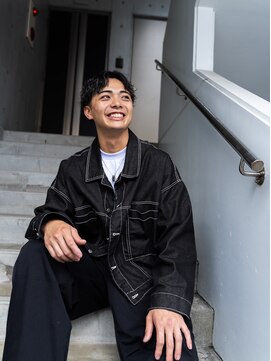 デビュー ヘアーメイク ウルフ/アッシュブラック/カルマパーマベリーショート浦添宜野湾