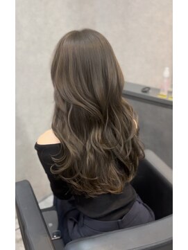 ルーツ(Roots) 艶カラー/赤み消しカラー/地毛風カラー/髪質改善トリートメント