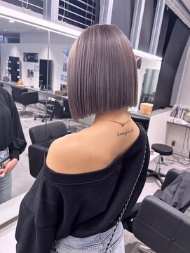 キング 梅田(K!ng) 縮毛矯正髪質改善ハイライトレイヤーカット梅田美容室エクステ