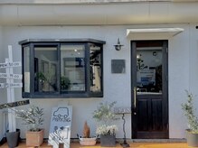 街の小さな美容室ビー(街の小さな美容室be.)の雰囲気(お店と裏に駐車可能になっております。)