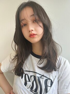 ホフ 大阪心斎橋店(F.O.F) ベージュインナーカラーショートボブレイヤーミディアム前髪