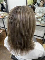 ナナ バイ ピケ(nana by pique)&nbsp;白髪ぼかしハイライト（大人外ハネセミディ）/20代/30代/40代