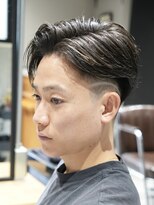 メッツ 原宿(METS)&nbsp;MEN'S/毛流れサイドパート×ラインアート/テーパーフェード