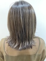 タヤ 大阪上本町店(TAYA)&nbsp;20代/30代/バレイヤージュ/グレーアッシュ