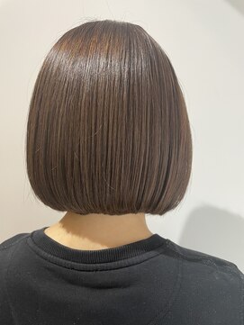 オレンジ 十三店(ORANGE) カーキグレージュ×前下がりボブ