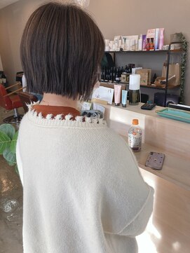 スアバイキキ(SuA by kiki.) レイヤーボブ/外ハネボブ/大人ショート/ニュアンスカラー[千葉]