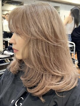 サイン 表参道(SIGN) ミディアムヘアグレージュカラーデザインカラーシルキーベージュ