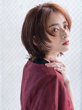 エミュ 表参道 青山(emu) こなれモードなバーガンディーレッドカラーマッシュウルフ