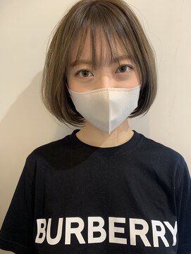 カーム(calm) 大人可愛い 丸みショートボブ ふわっとひし形レイヤー 前髪あり