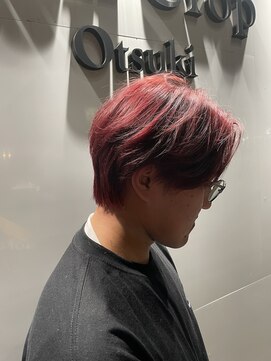 イートンクロップ オオツキ(Eton Crop Otsuki) センターパート×ピンクレッドカラー