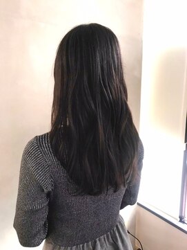 フェアリーテール 高坂店 後ろ姿も美人見え◎艶感ナチュラルロング