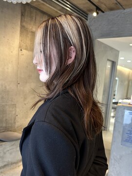 ニール(nier) ミディアムレイヤーカットデザインカラーブリーチダブルカラー