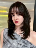 シオン(shion) 前髪カット顔周りレイヤーくびれミディミディアム_F1768