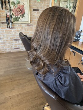 ルークス 中央林間(LOOOKS) アッシュベージュ