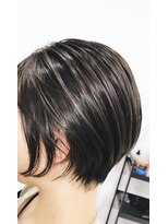 ヴァルーズ(VAREUSE)&nbsp;グレージュハイライトショート