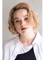 メーヴェ(Mowen) mowen 南堀江 ミニボブ×ブロンドカラー×外国人風