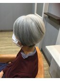 シルバーショートボブ
