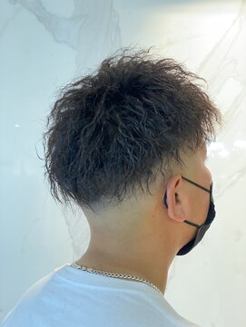 グランデ(grande) スキンフェード／ツイストパーマ