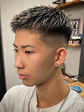 ビンゴ(BINGO) 1069ツーブロック刈り上げビビットカラーハイライトバイカラー