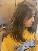オリーブベージュ