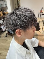 エヌプラス(N+)&nbsp;刈り上げセンターパートサーフカールブルーブラッフェザーパーマ