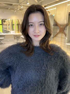 7(nana) レイヤーカット×ベージュ