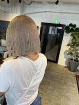 メリー オオサカ(Merly Osaka)&nbsp;パツッとボブのブロンドカラー