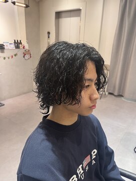 ボンドストーリーホワイト(BondStory White) 波巻きパーマ×メンズミディアム