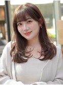 顔周りレイヤーカットくびれヘアミルクティーベージュカラー