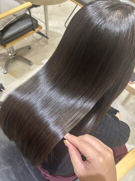 ジーナ 福岡天神(Zina) 艶髪/美髪/髪質改善【Zina福岡天神】