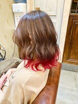 ジョージ(Jo-Ji)&nbsp;すそピンク×ベージュ♯ハイライト♯インナー♯ブリーチ＃外ハネ