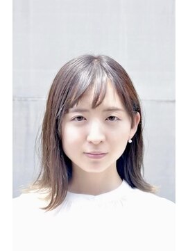 デフィー(Defi) 外ハネミディアムボブ