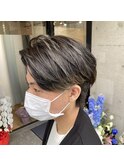 カーキベージュ